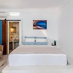 度假居 The Colourful Land Milos